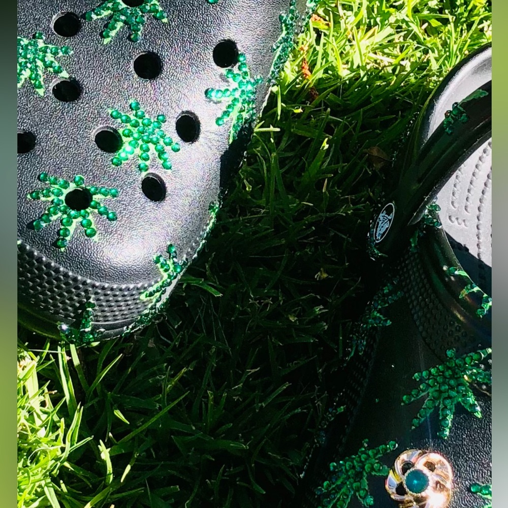 Summertime Wear Mary Jane's 🌿 Leaf Custom Themed Crocs - Picture 3 of 5